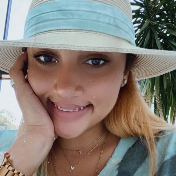 Meet your Posher, Tayonna - Picture 1 of 1